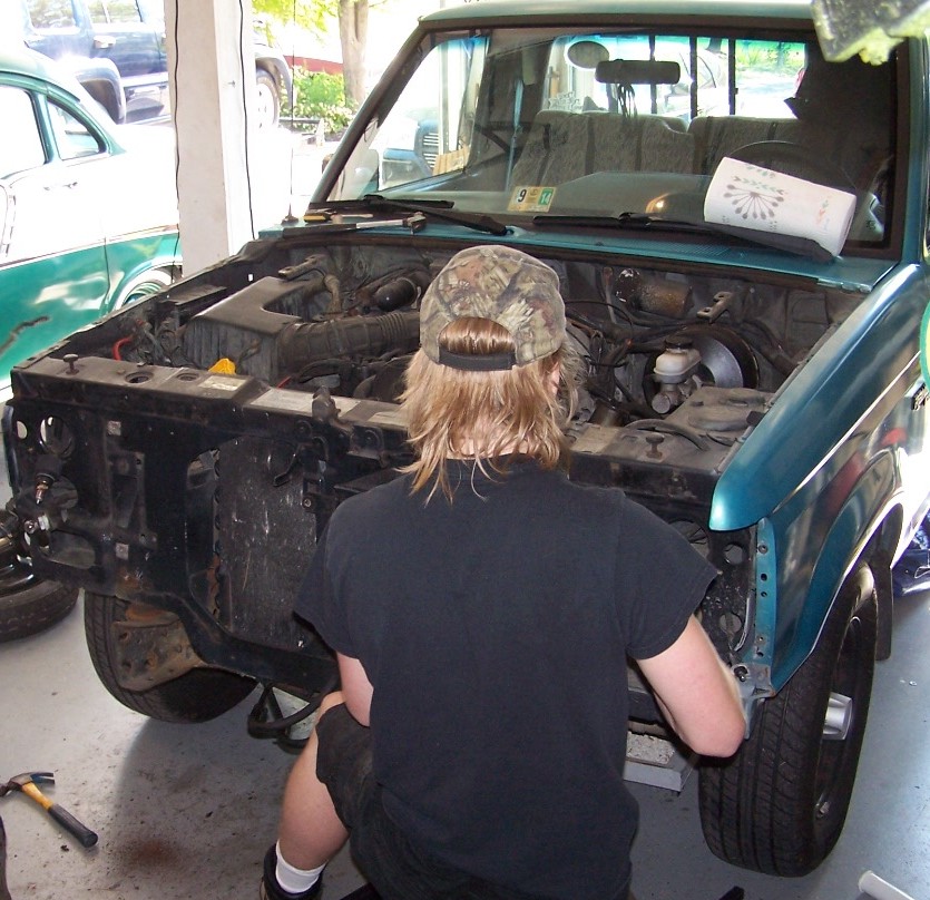 Top 104+ Images How To Open Jammed Car Hood After Accident Completed