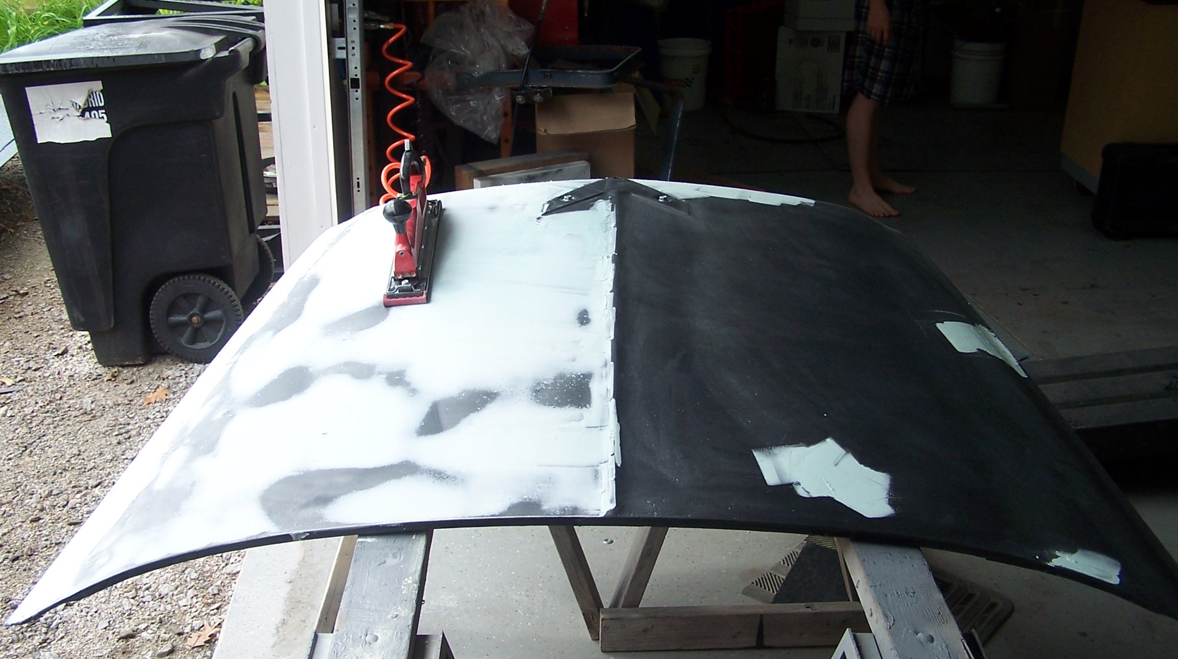 Hood in putty