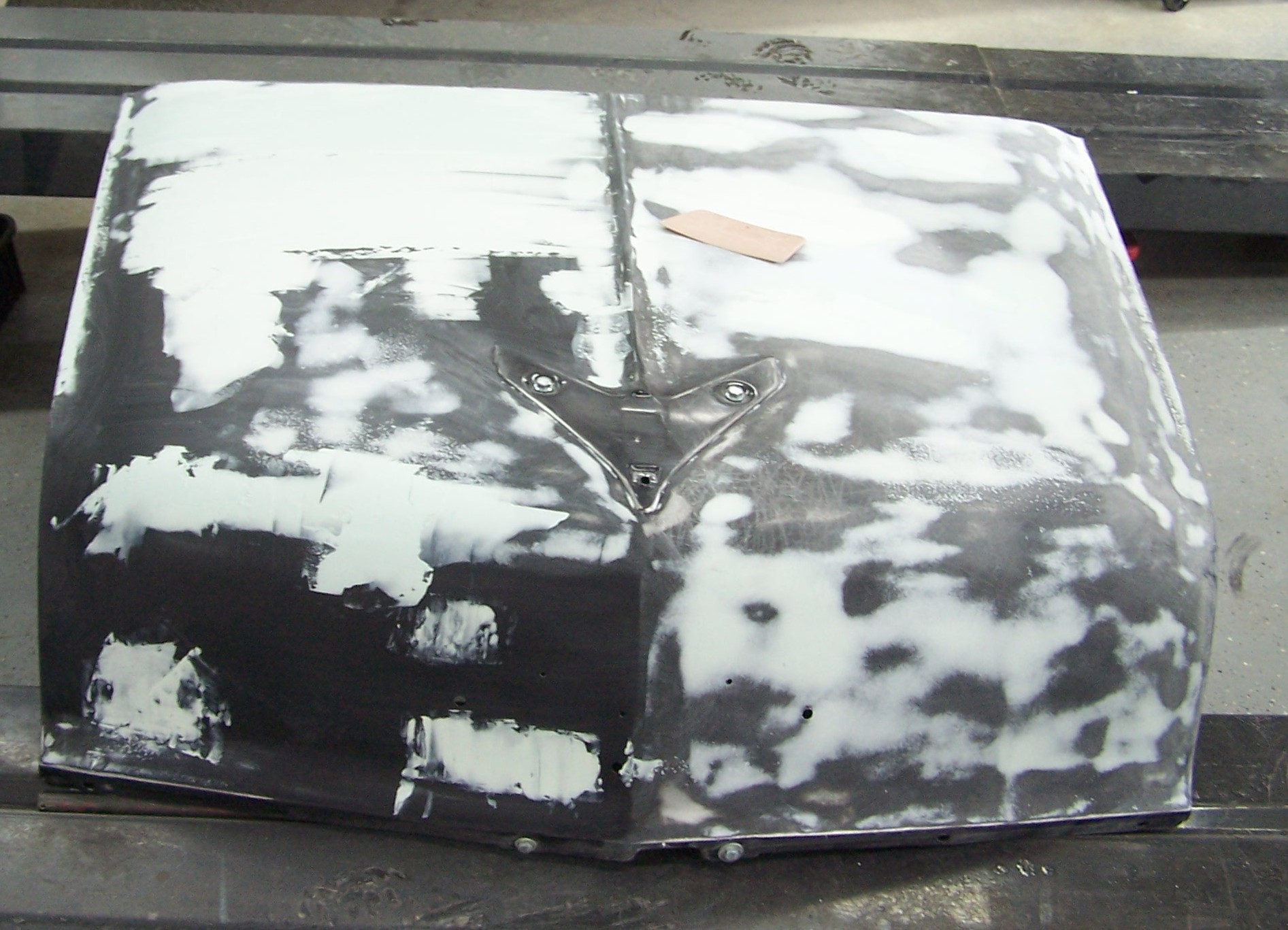 Hood in putty